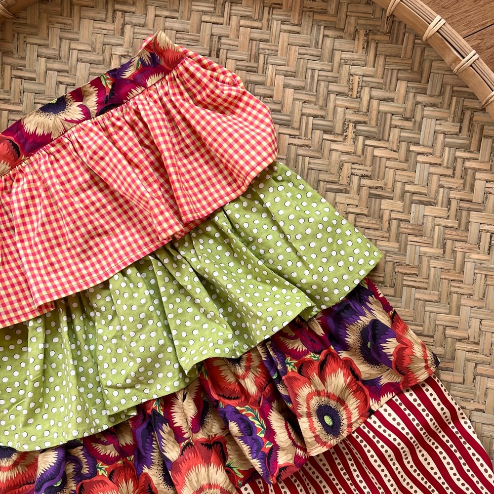 VINTAGE COTTAGE-CORE RUFFLED TIERED HAND-MADE BOHO APRON - COASTAL GRANDMA VIBE - Picture 9 of 10